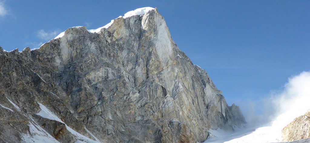 first-ascent-of-larkya-lha-main-peak-2